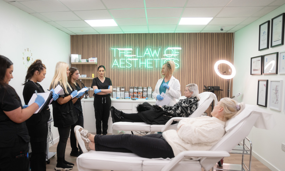semi-permanent-makeup-training-glasgow